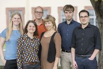 Nicht das Werbefoto einer neuen Daily Soap: Das Team der platforms2share-Wissenschaftler/innen (Foto: Universität Mannheim)